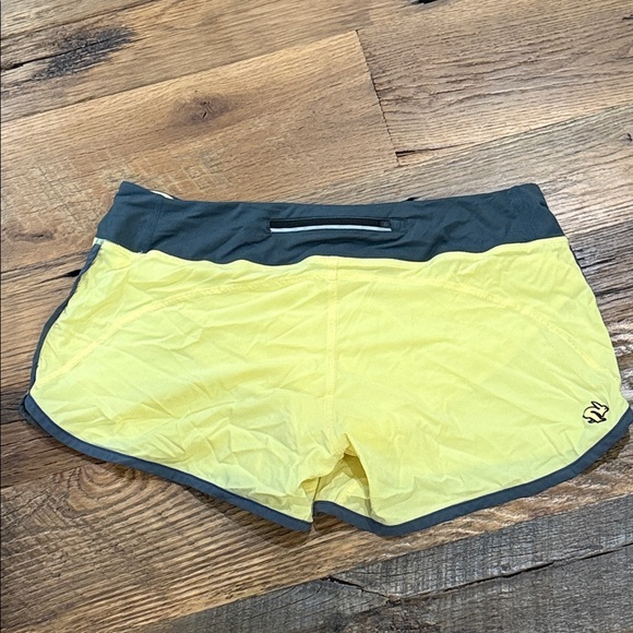 Women's Athletic Shorts in Yellow and Gray large like new - Picture 5 of 5